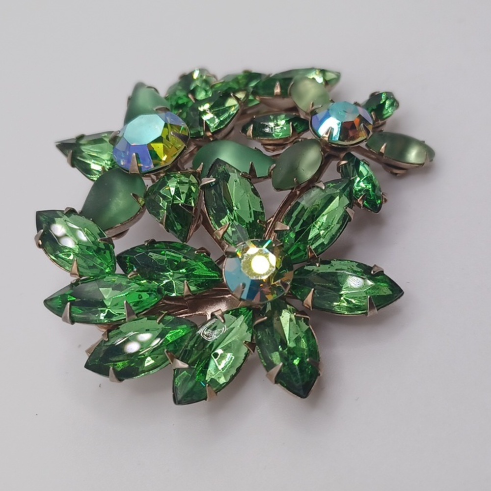 Green Navette Floral Brooch With Green AB Rhinestone Centers Vintage - Picture 4 of 5